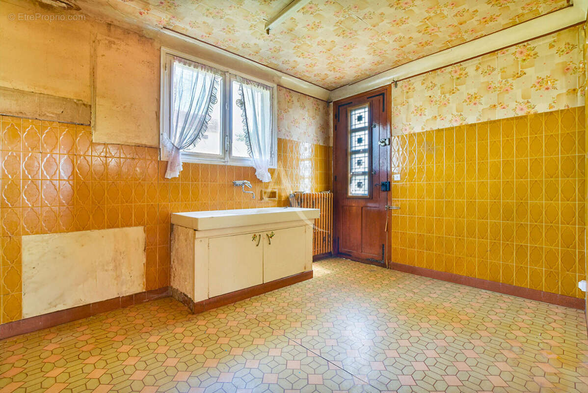 Maison à VAUX-LE-PENIL