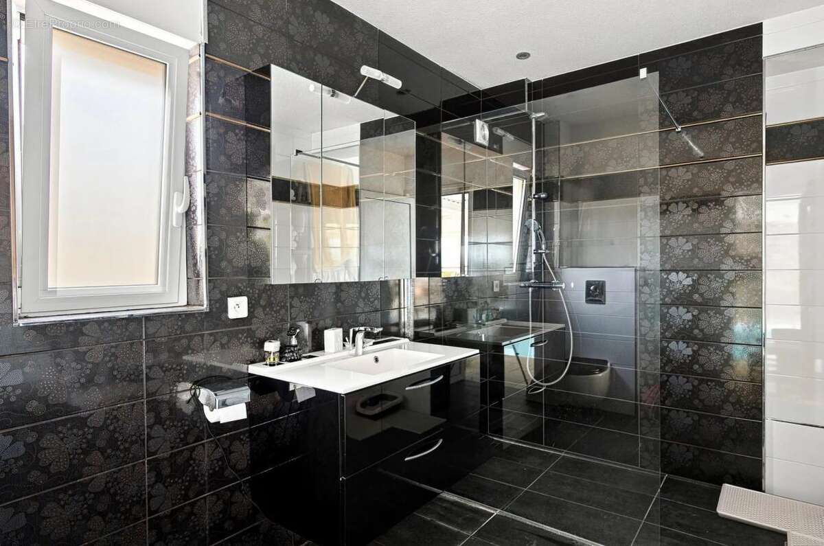 Villa d’architecte - 240 m² - piscine intérieure - - photo 13