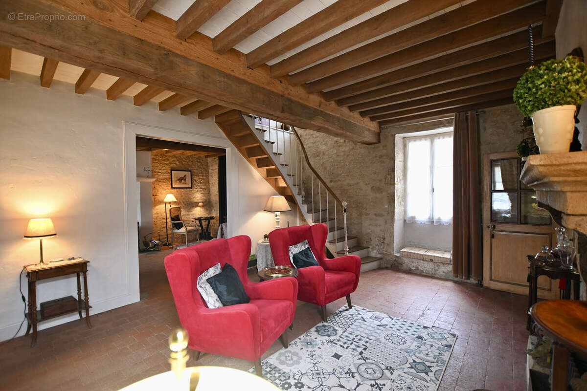 Maison à NEUFFONTAINES