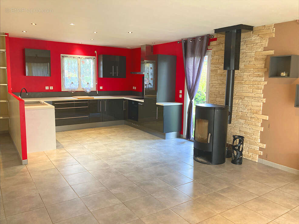 Maison à LA BEGUDE-DE-MAZENC