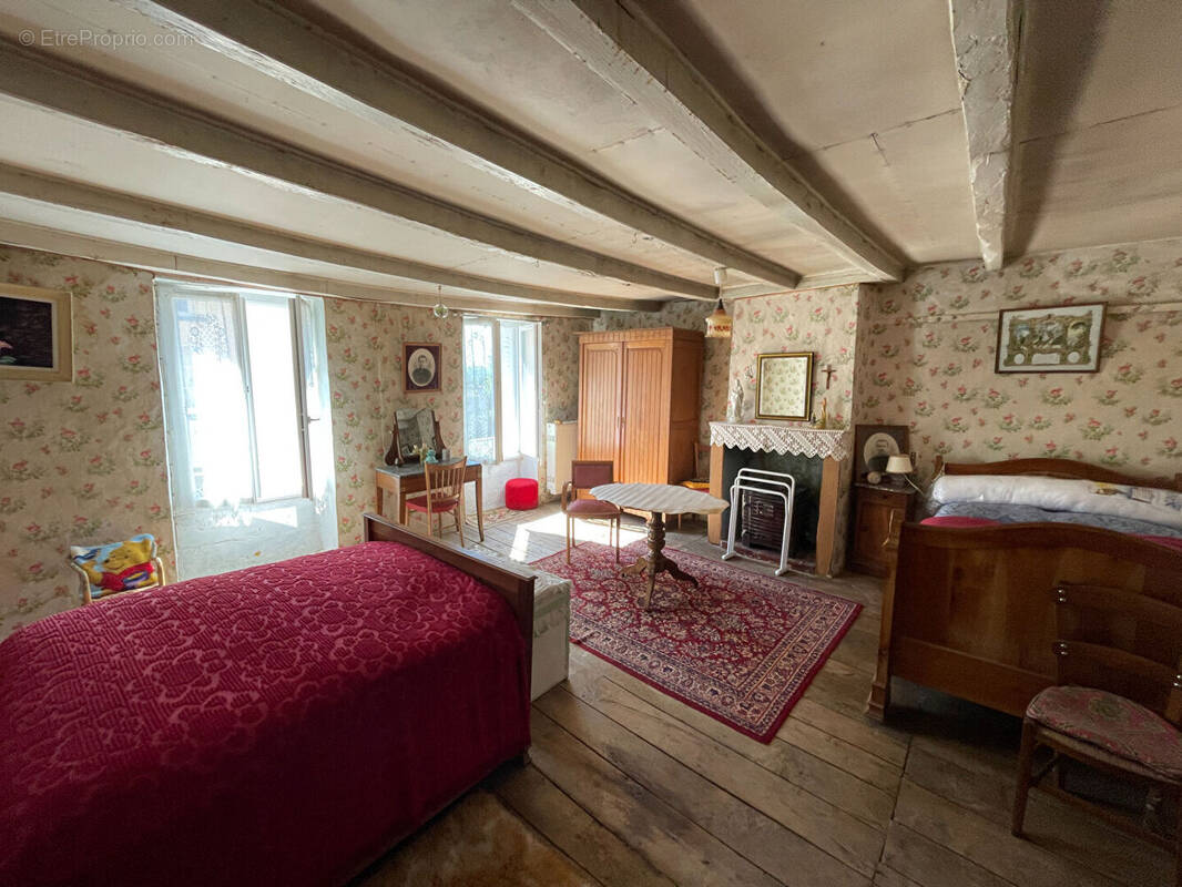 Maison à LA CROIX-SUR-GARTEMPE