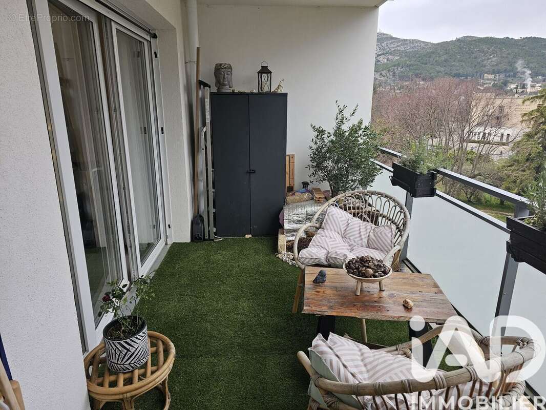 Photo 2 - Appartement à ROQUEVAIRE