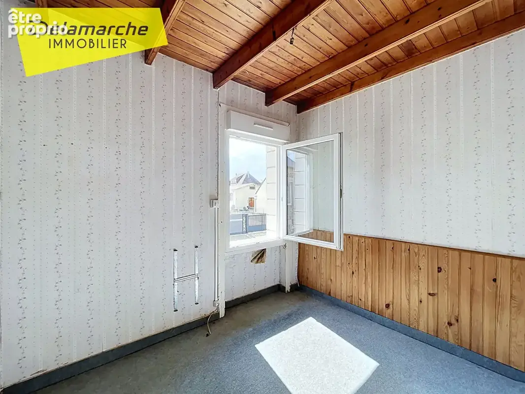 A vendre maison en pierre à rénover dans le bourg de Cérences - photo 5