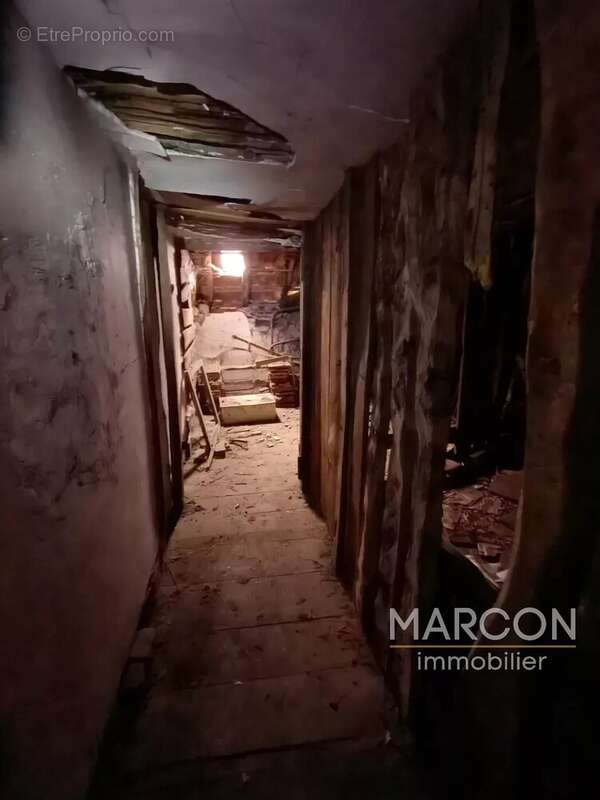 Maison à LAVAVEIX-LES-MINES