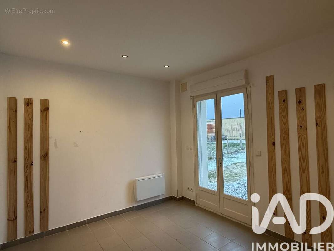 Maison 223 m² à Champlay  - photo 7