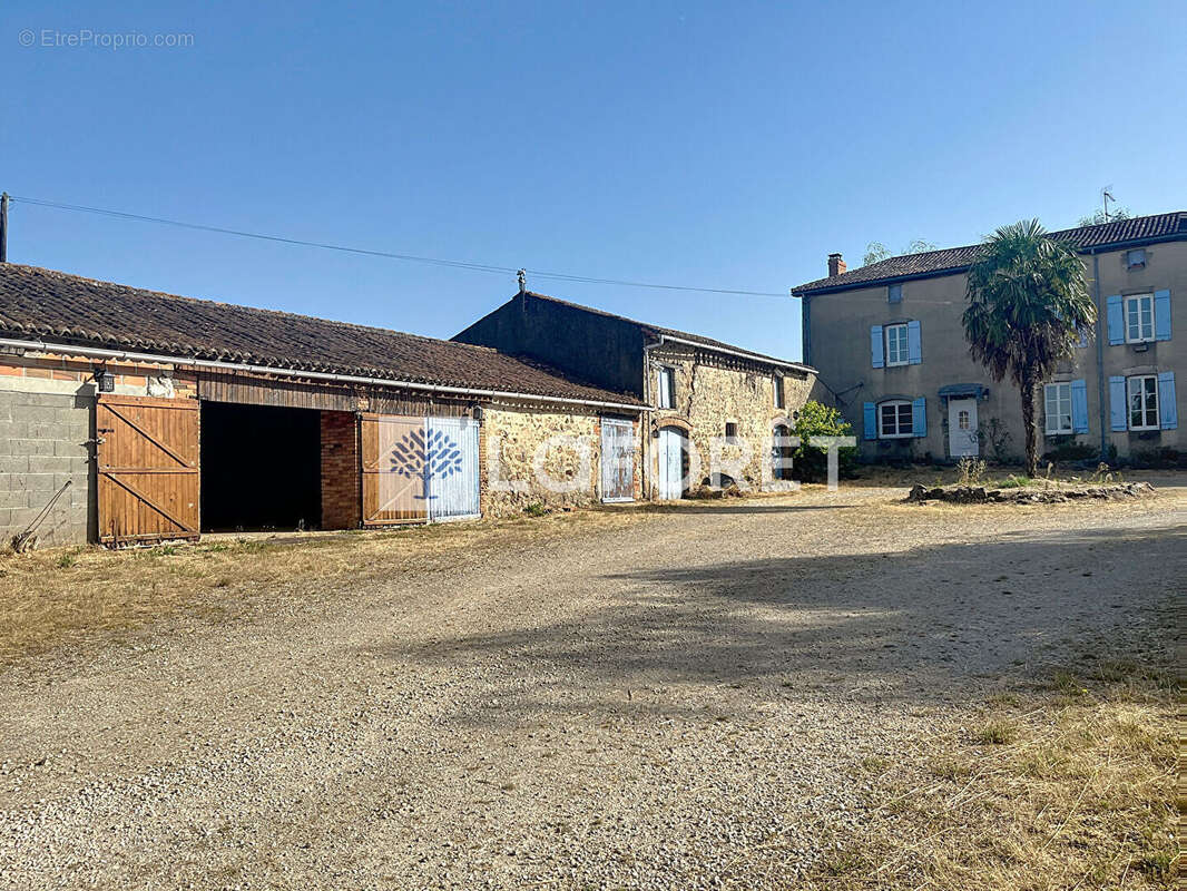 Maison à LA PEYRATTE