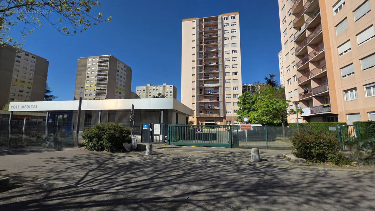 Appartement à BRON