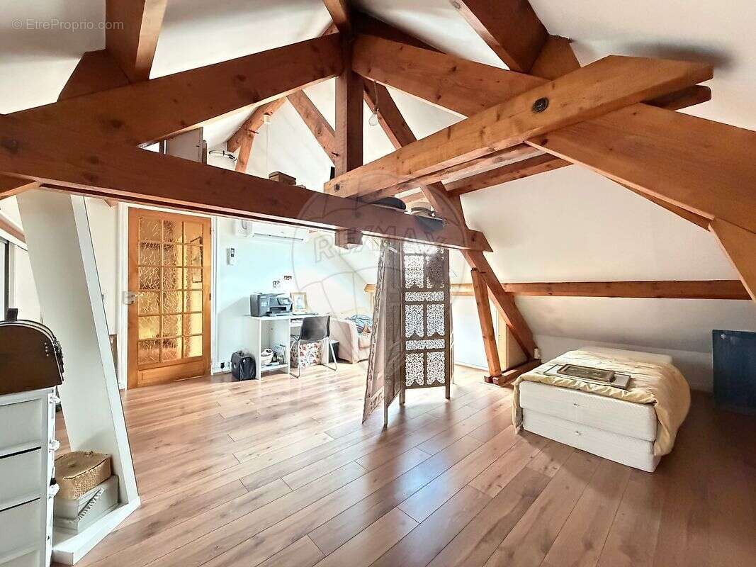 Maison à SAINT-JULIEN-LES-VILLAS