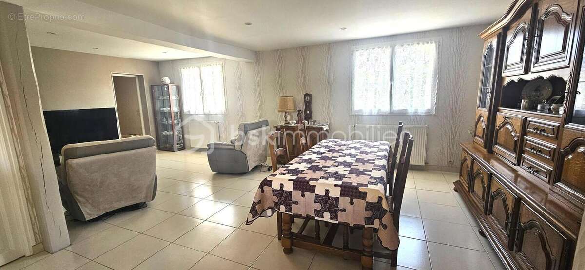 Maison à FONTENAY-TRESIGNY