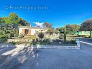 Maison à ROQUEBRUNE-SUR-ARGENS