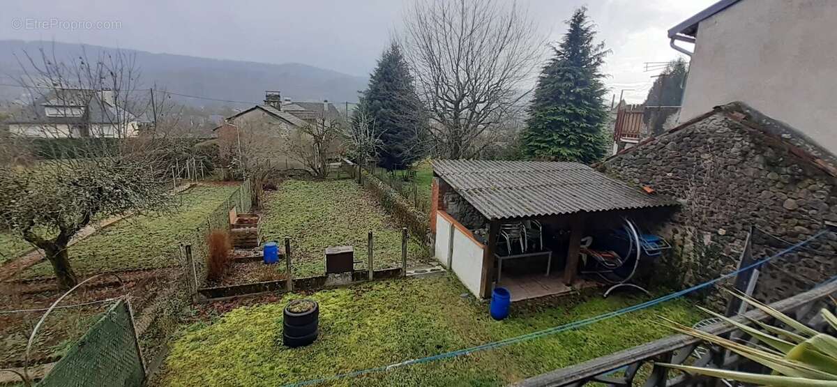 Appartement à POLMINHAC