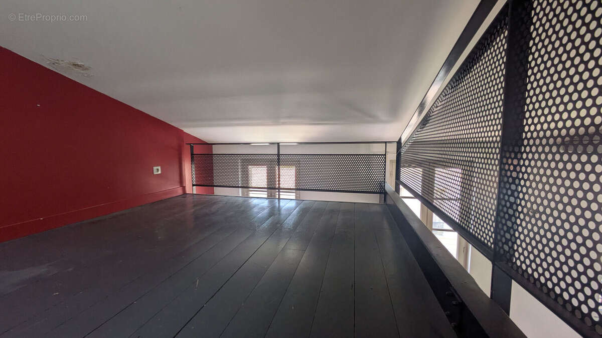 Rochefort Centre - T2 avec mezzanine dans hôtel particulier rénové - photo 10