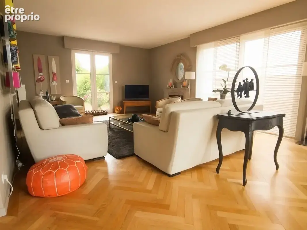 Maison 216 m² à La Chapelle-D'armentieres  - photo 8
