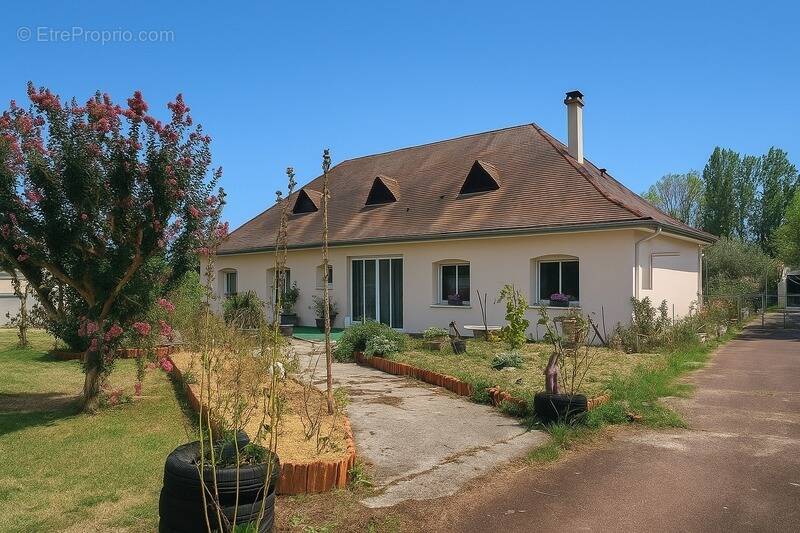Maison à SAINT-DENIS-DE-PILE