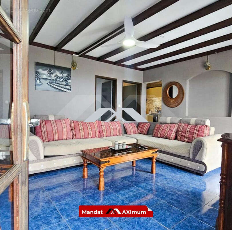 Maison à SAINTE-SUZANNE