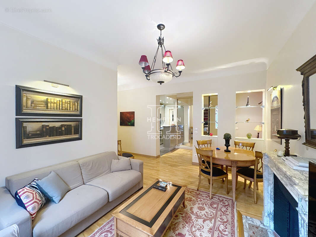 Appartement à PARIS-8E