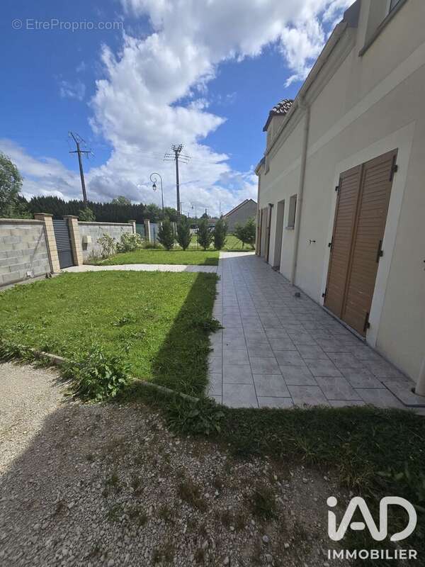 Photo 3
