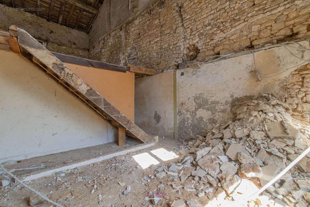 Maison à SAMPIGNY