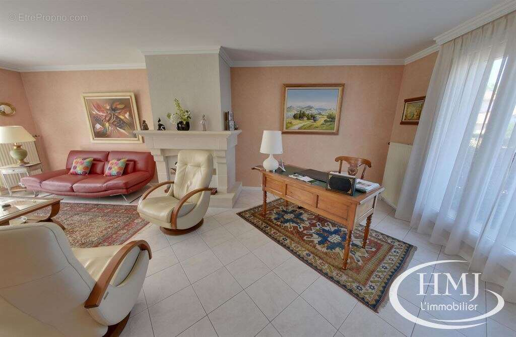 Maison 140 m² à Courcouronnes  - photo 5