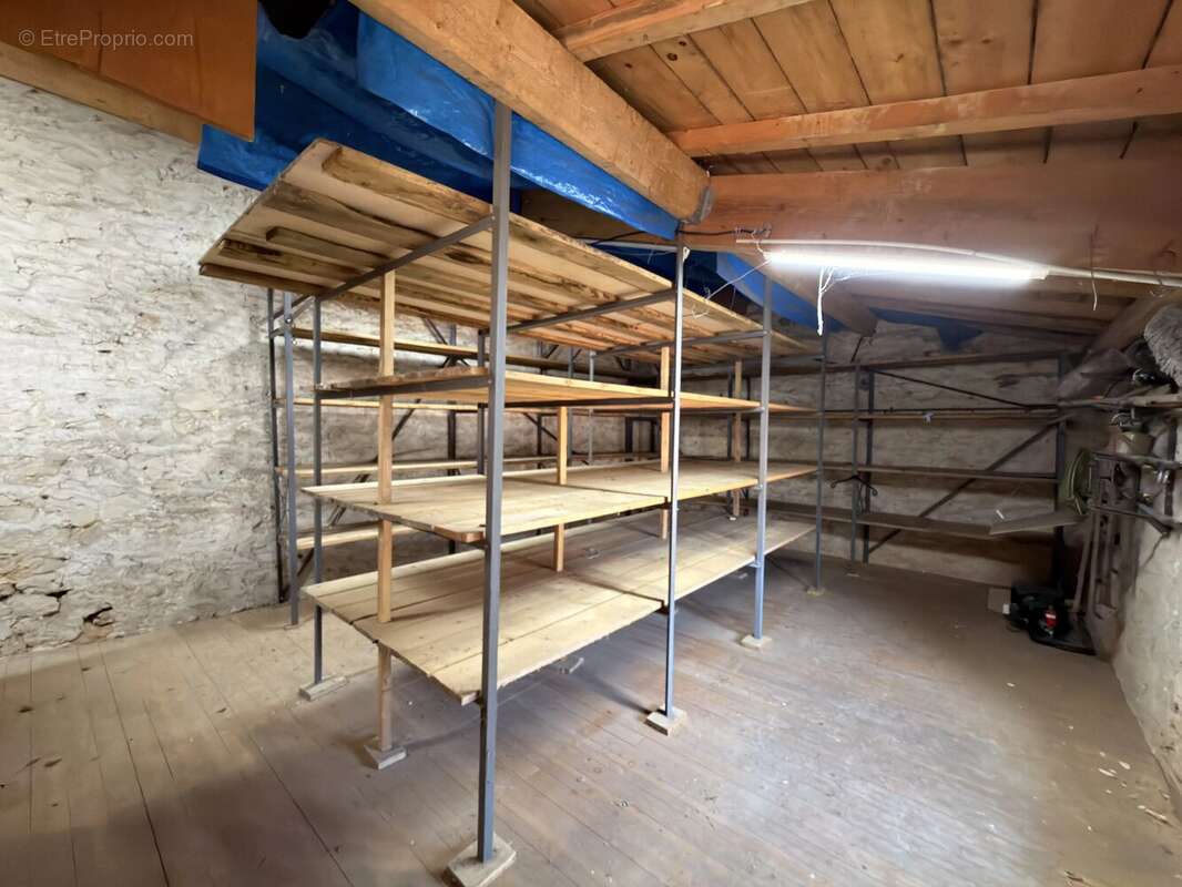 Charmante maison en bord de rivière avec dépendance aménageable, atelier et vue imprenable - photo 15