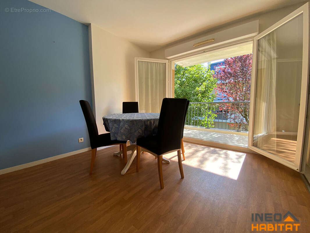 Appartement à PLEUMELEUC