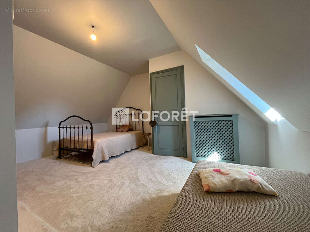 Maison à SAINT-CHRISTOPHE-VALLON