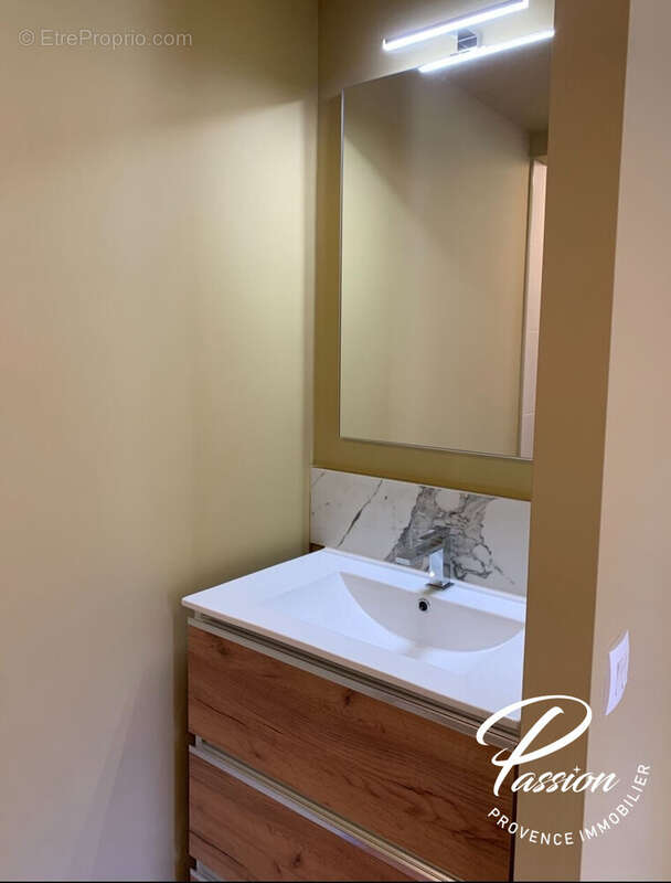 Appartement à MAILLANE