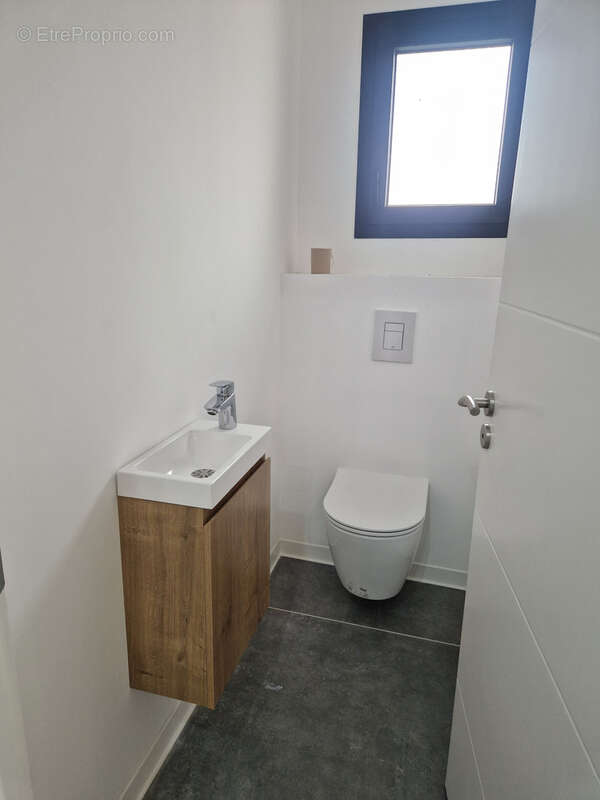 Maison à MONTELIMAR