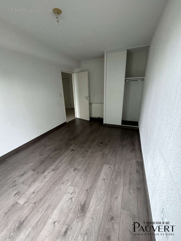 Appartement à BEAUZELLE