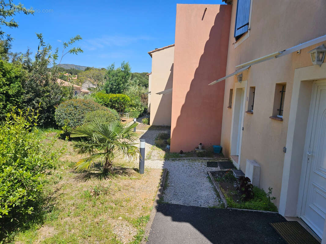 Appartement à BORMES-LES-MIMOSAS