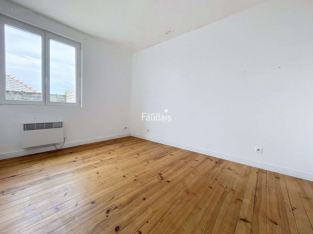 Appartement 185 m² à Belval  - photo 4