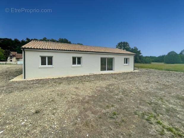 Maison à SAINT-ASTIER