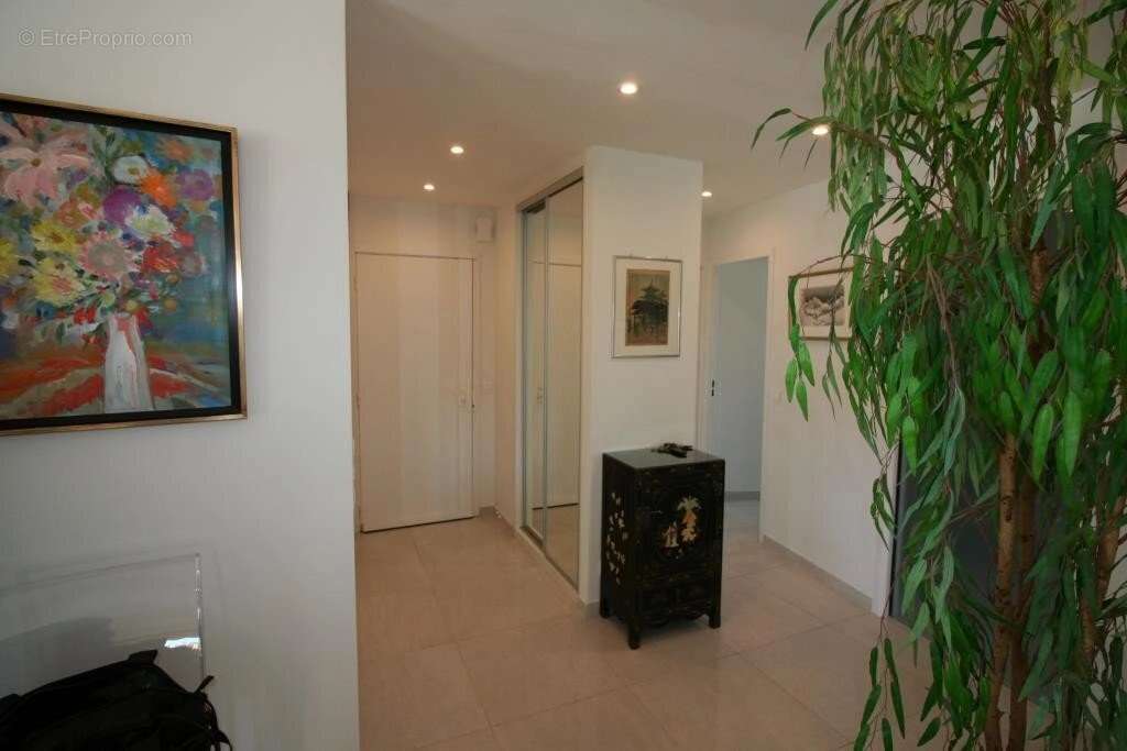 Appartement à MANDELIEU-LA-NAPOULE