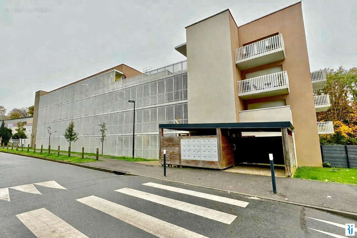 Appartement à PETIT-COURONNE