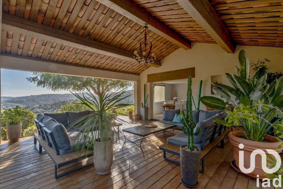 Photo 7 - Maison à ROQUEBRUNE-SUR-ARGENS