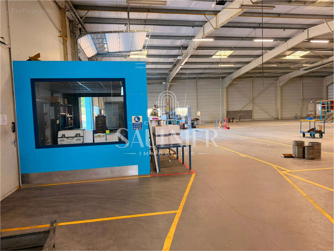 En sortie de Montrichard, A vendre locaux commerciaux et industriels. - photo 6