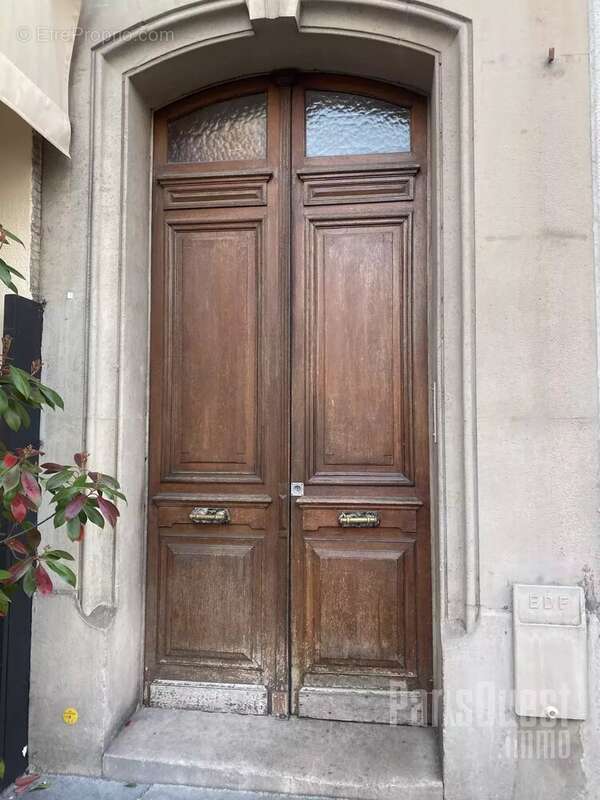 Appartement à NEUILLY-SUR-SEINE