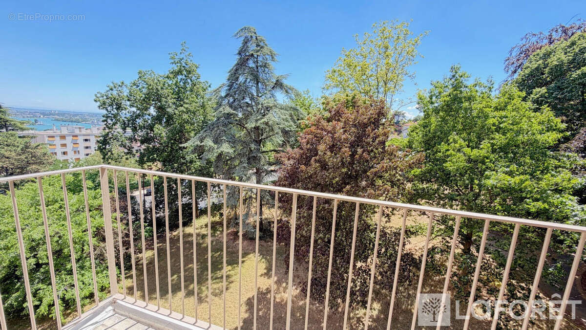 Appartement La Mulatiere 4 pièce(s) 78 m2 - photo 2