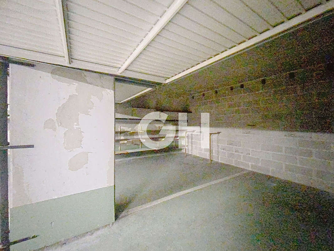 Parking à PARIS-20E