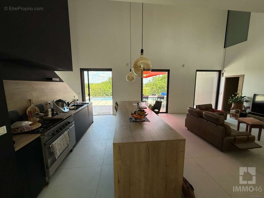 Maison 193 m² à Cahors  - photo 9