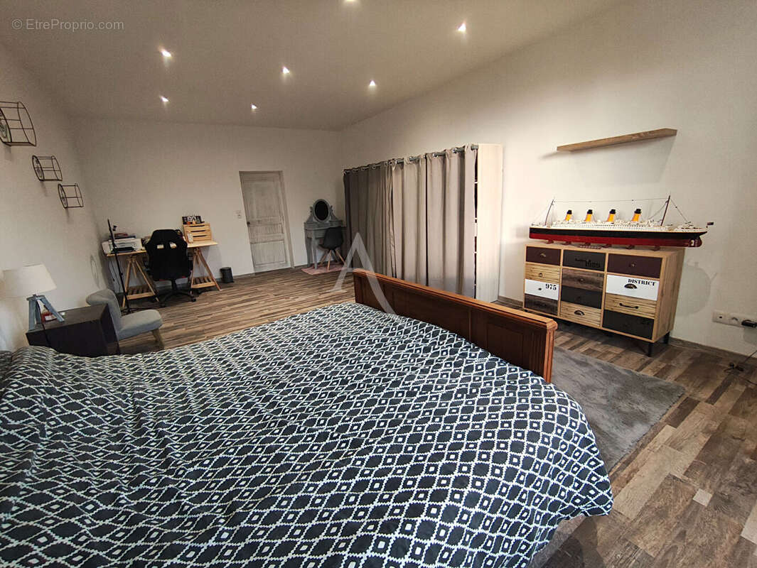 Maison à LOIRE-SUR-NIE