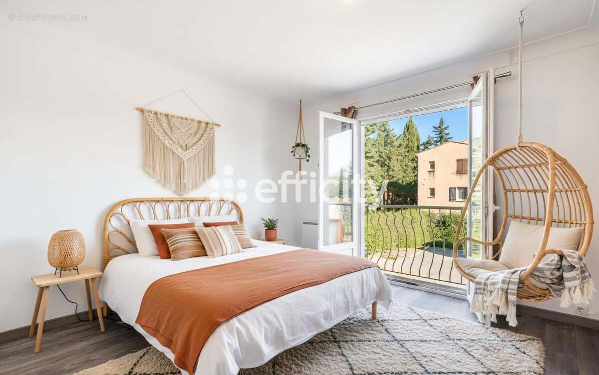 Appartement à COGOLIN