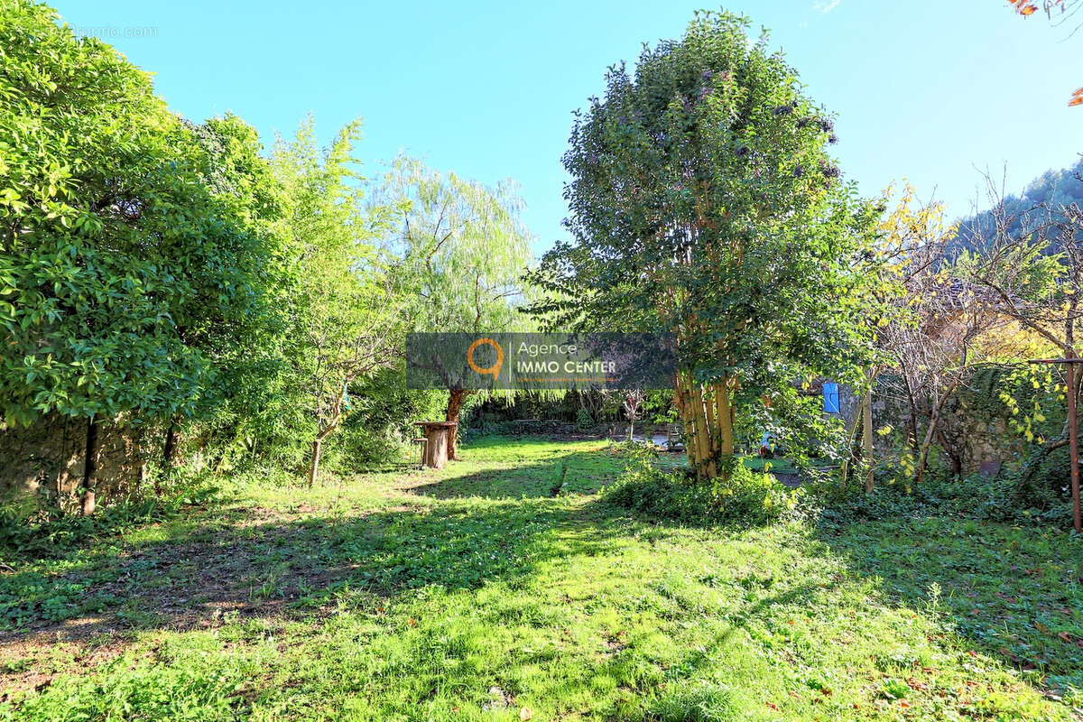 Maison à SOLLIES-TOUCAS
