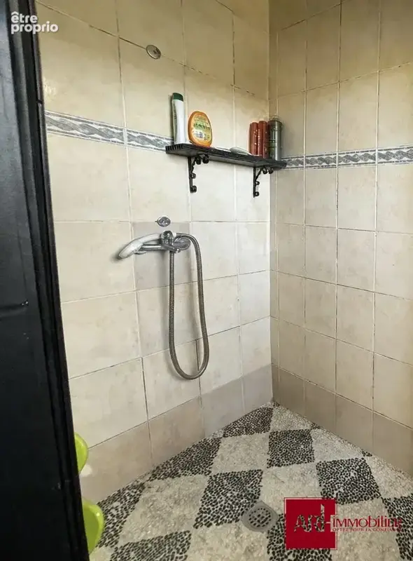 Maison 109 m² à Entre-Deux  - photo 8