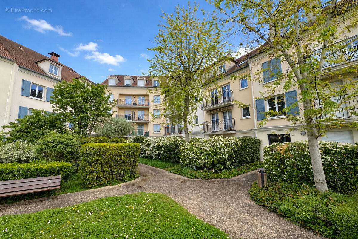 Appartement à MONTIGNY-LE-BRETONNEUX