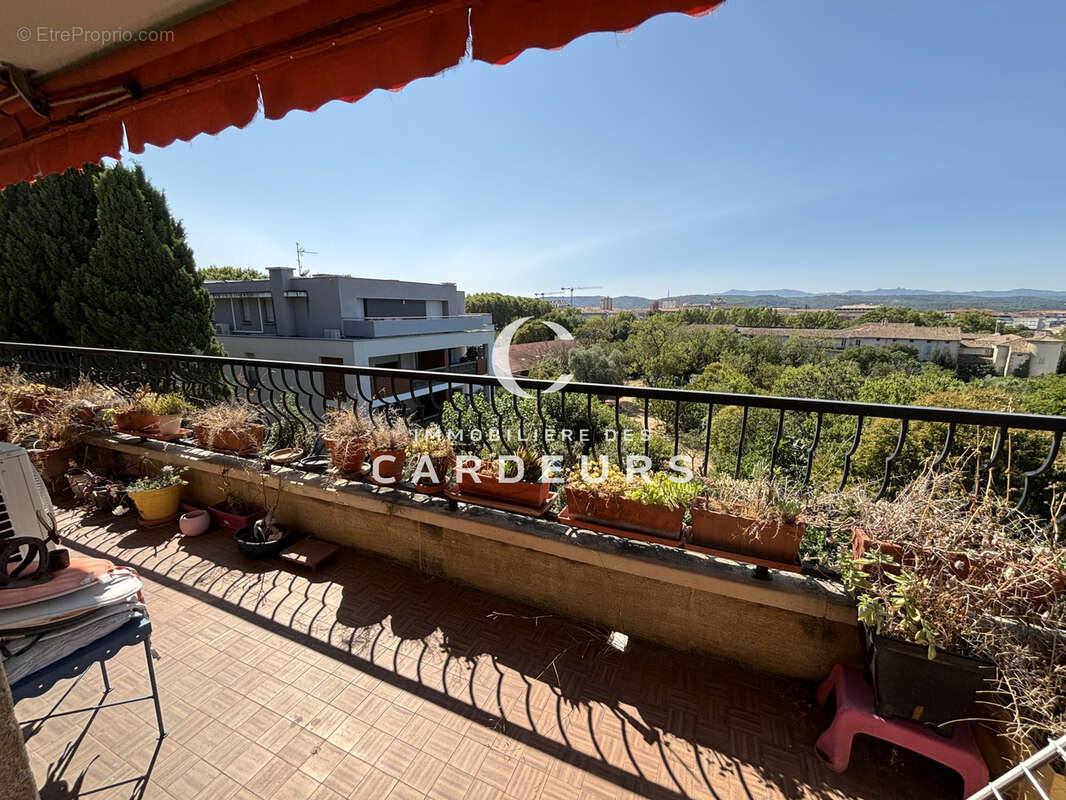 Vente appartement de type 5 avec terrasse, ascenseur et garage, Aix en Provence, centre ville à pied. - photo 9