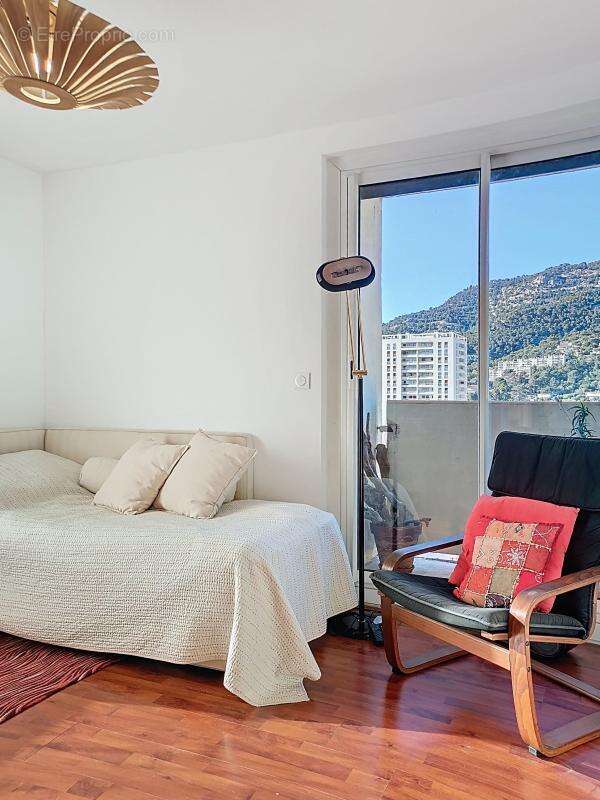 Appartement à vendre - Dernier étage - Vue exceptionnelle Faron & aperçu mer-  T4 avec balcons - TOULON-CLARET - photo 8