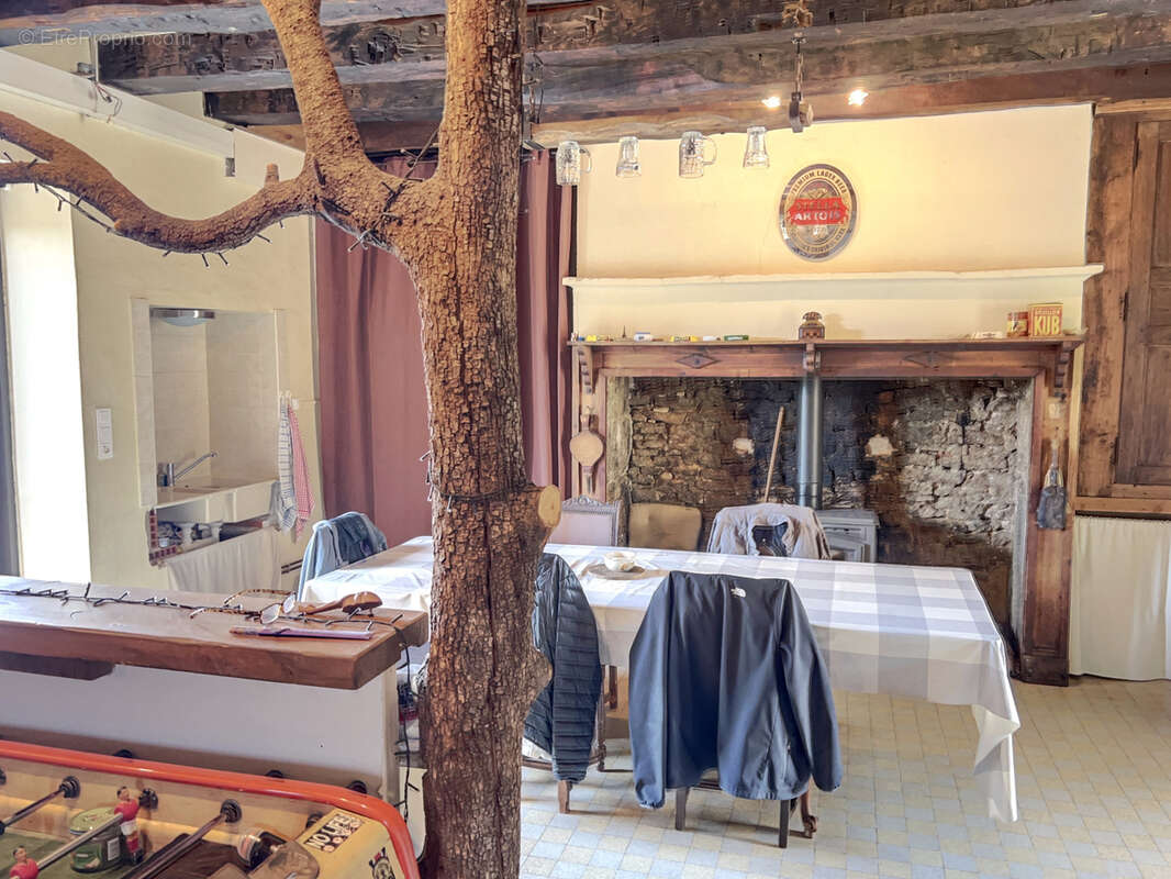 Maison à SALIGNAC-EYVIGUES