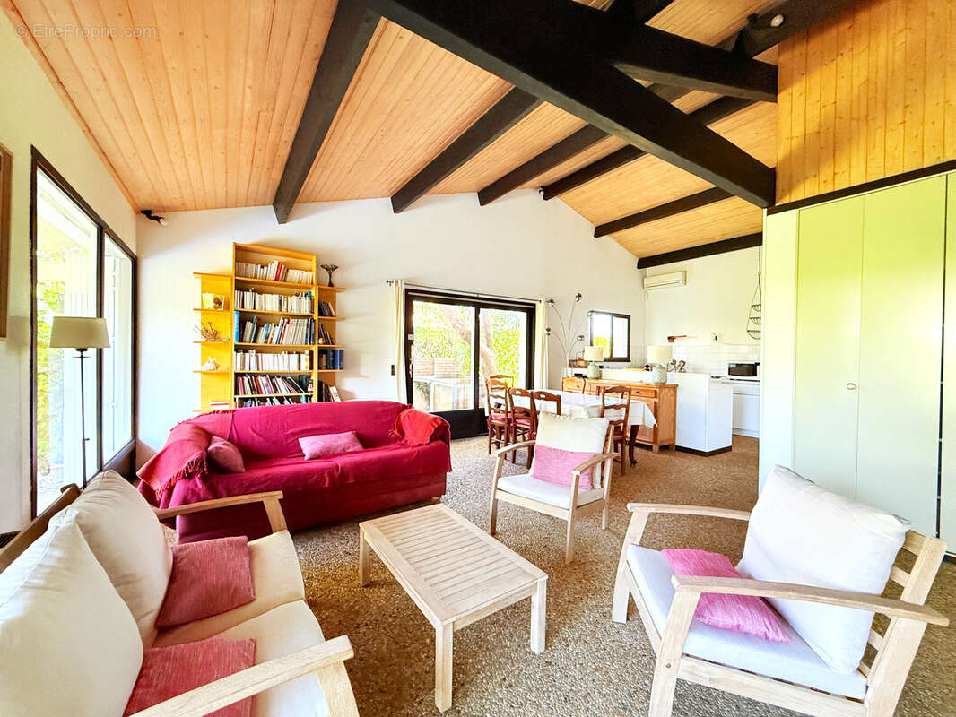 Maison à ARES