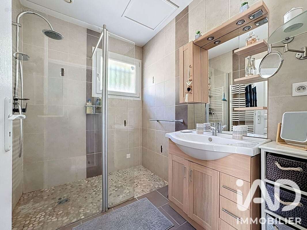 Maison 151 m² à Vaunaveys-La-Rochette  - photo 9
